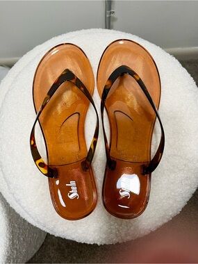 NWT Leopard Jelly Flip Flops size 7